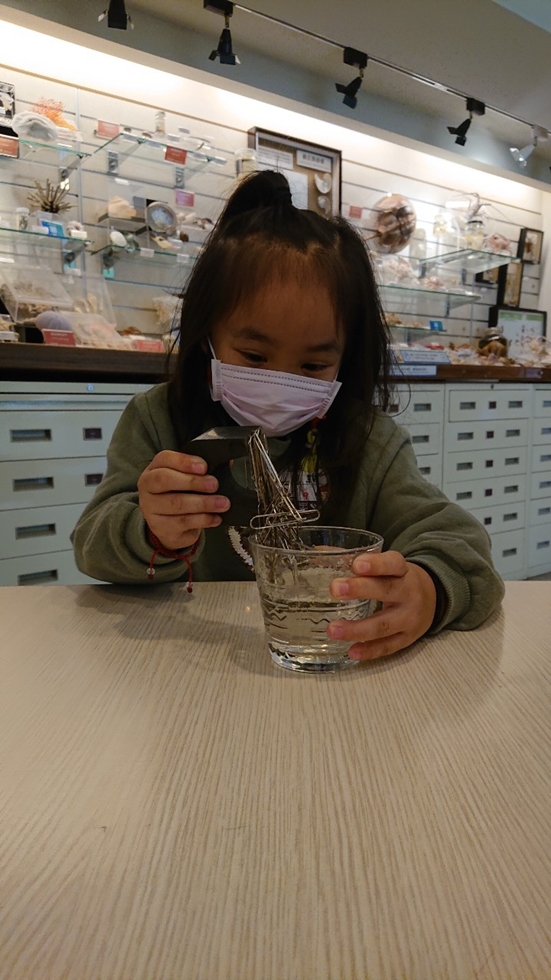 1030幼兒園週間親子科學活動：奇妙的磁鐵-圖片4