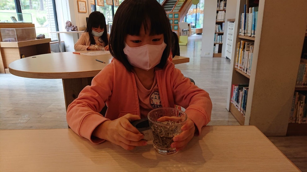 1030幼兒園週間親子科學活動：奇妙的磁鐵-圖片11