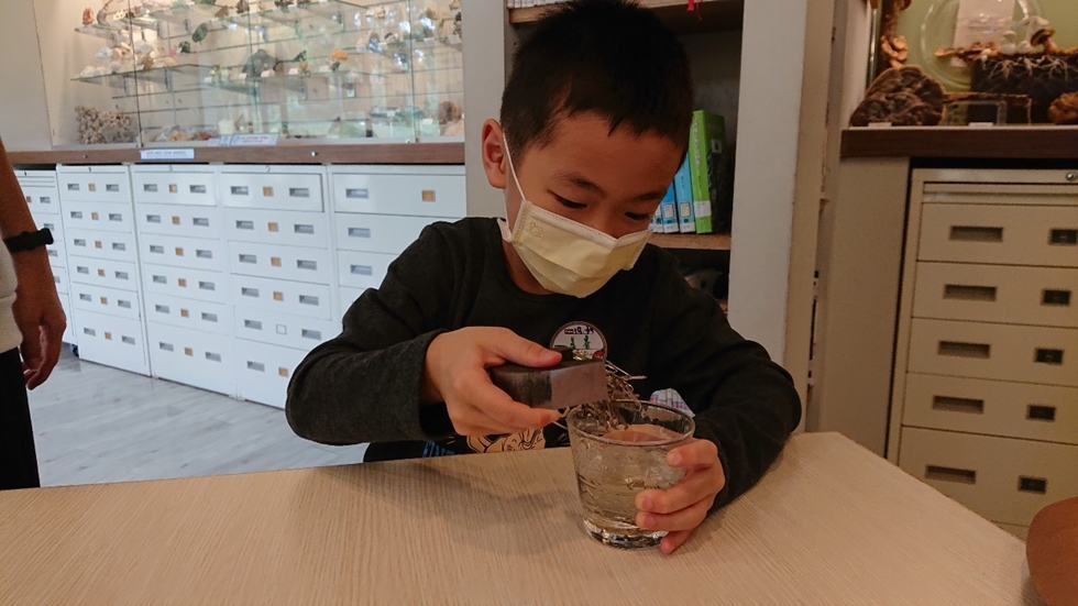 1030幼兒園週間親子科學活動：奇妙的磁鐵-圖片13