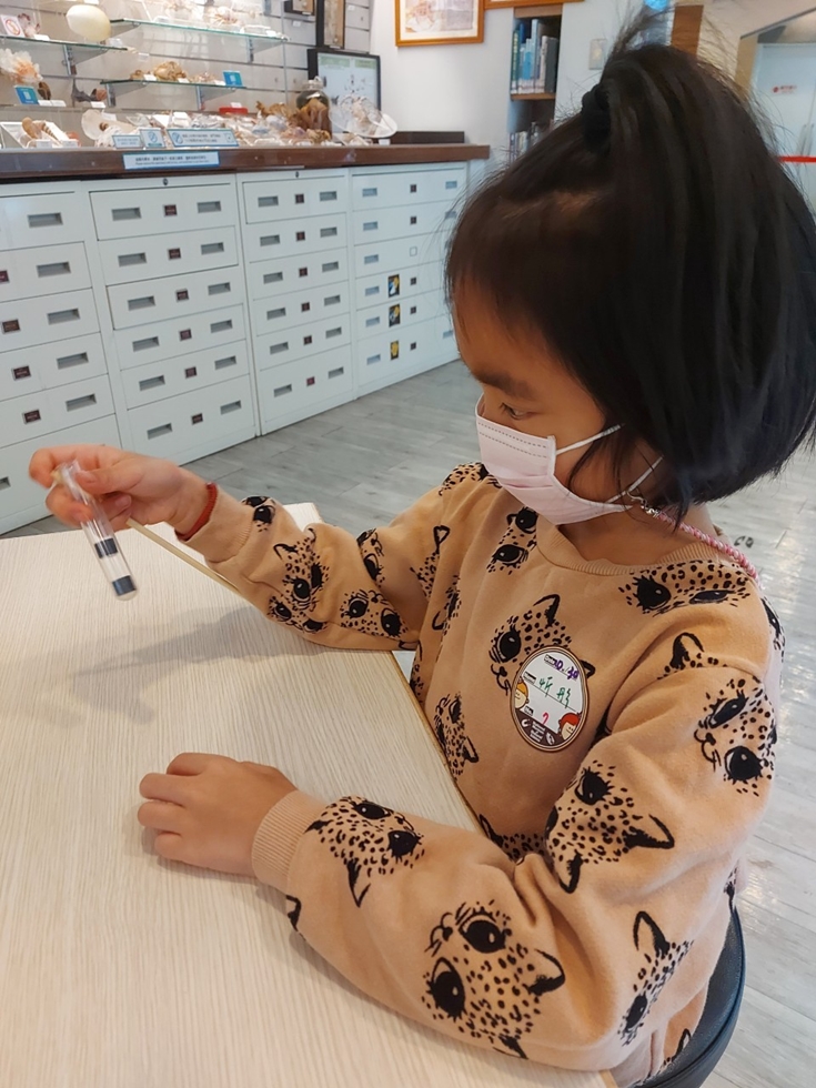 1030幼兒園週間親子科學活動：奇妙的磁鐵-圖片35