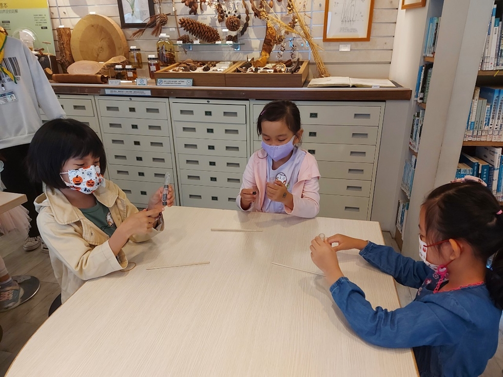 1030幼兒園週間親子科學活動：奇妙的磁鐵-圖片36