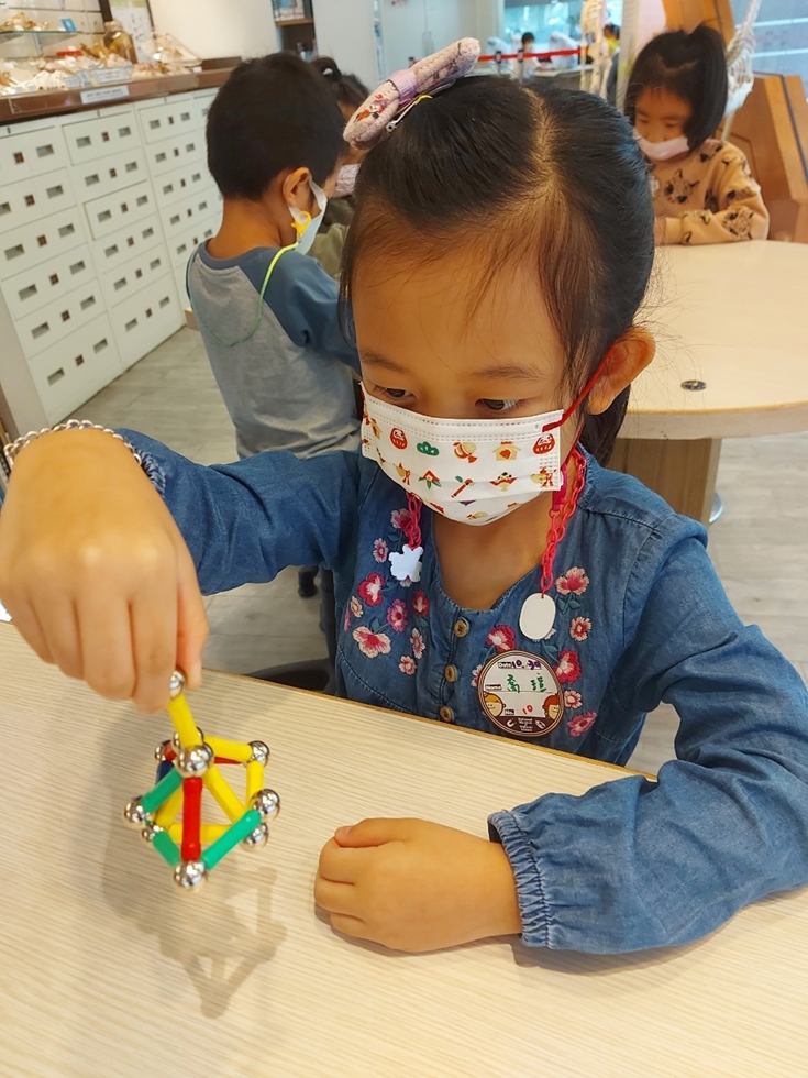 1030幼兒園週間親子科學活動：奇妙的磁鐵-圖片43
