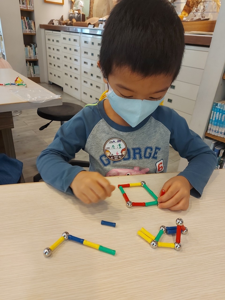 1030幼兒園週間親子科學活動：奇妙的磁鐵-圖片47