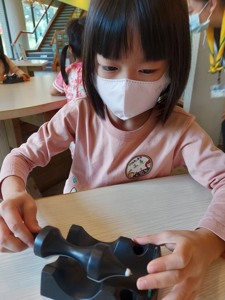 1030幼兒園週間親子科學活動：奇妙的磁鐵-圖片53