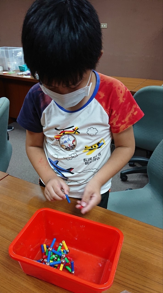 1117幼兒園週間親子科學活動：奇妙的磁鐵-圖片3