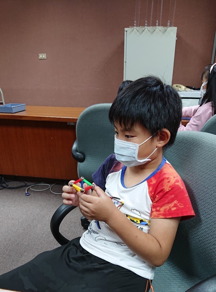 1117幼兒園週間親子科學活動：奇妙的磁鐵-圖片7