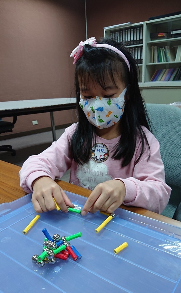 1117幼兒園週間親子科學活動：奇妙的磁鐵-圖片9