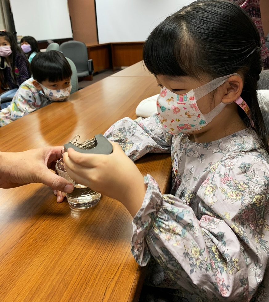 1120幼兒園週間親子科學活動：奇妙的磁鐵-圖片1