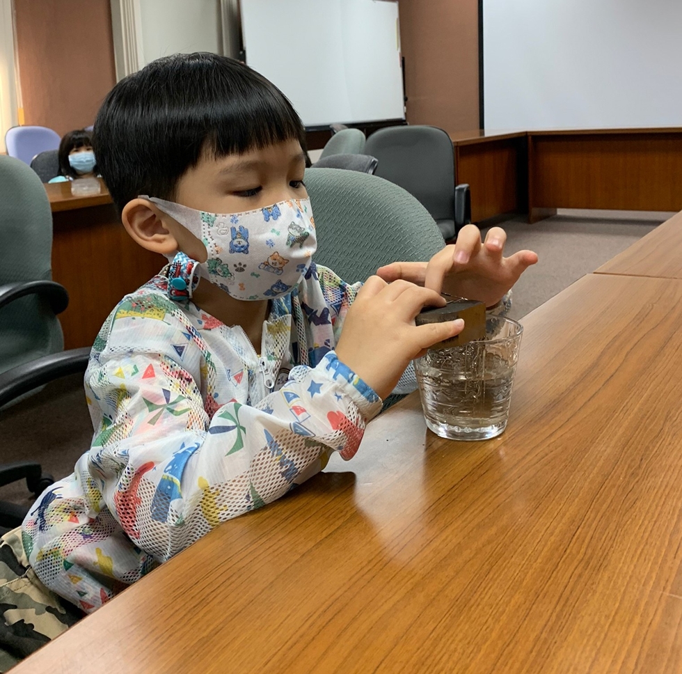 1120幼兒園週間親子科學活動：奇妙的磁鐵-圖片3
