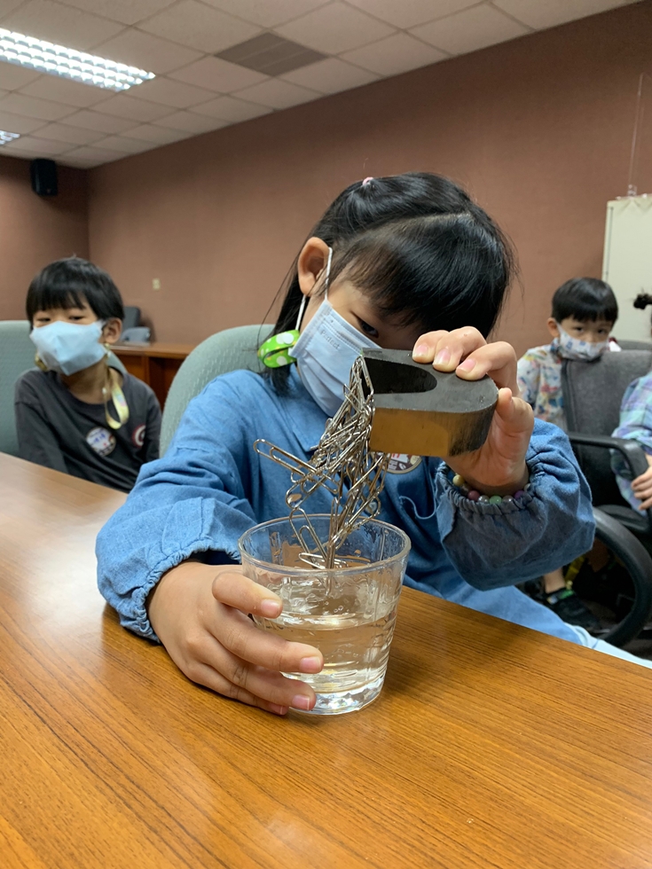 1120幼兒園週間親子科學活動：奇妙的磁鐵-圖片5