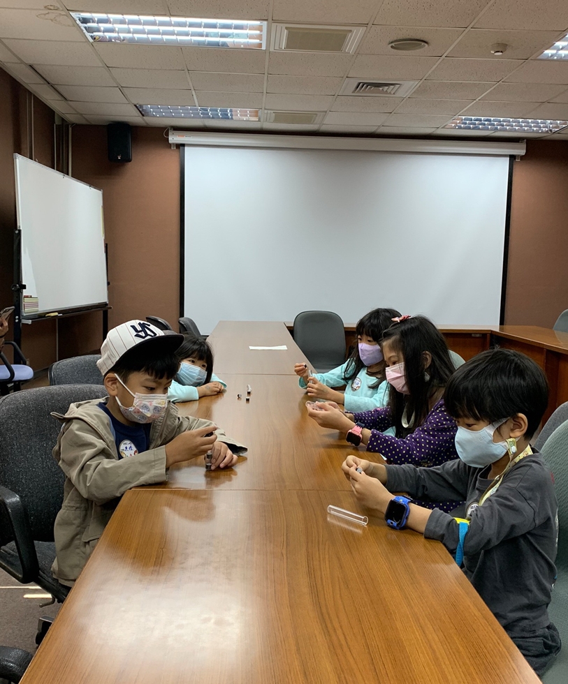 1120幼兒園週間親子科學活動：奇妙的磁鐵-圖片18
