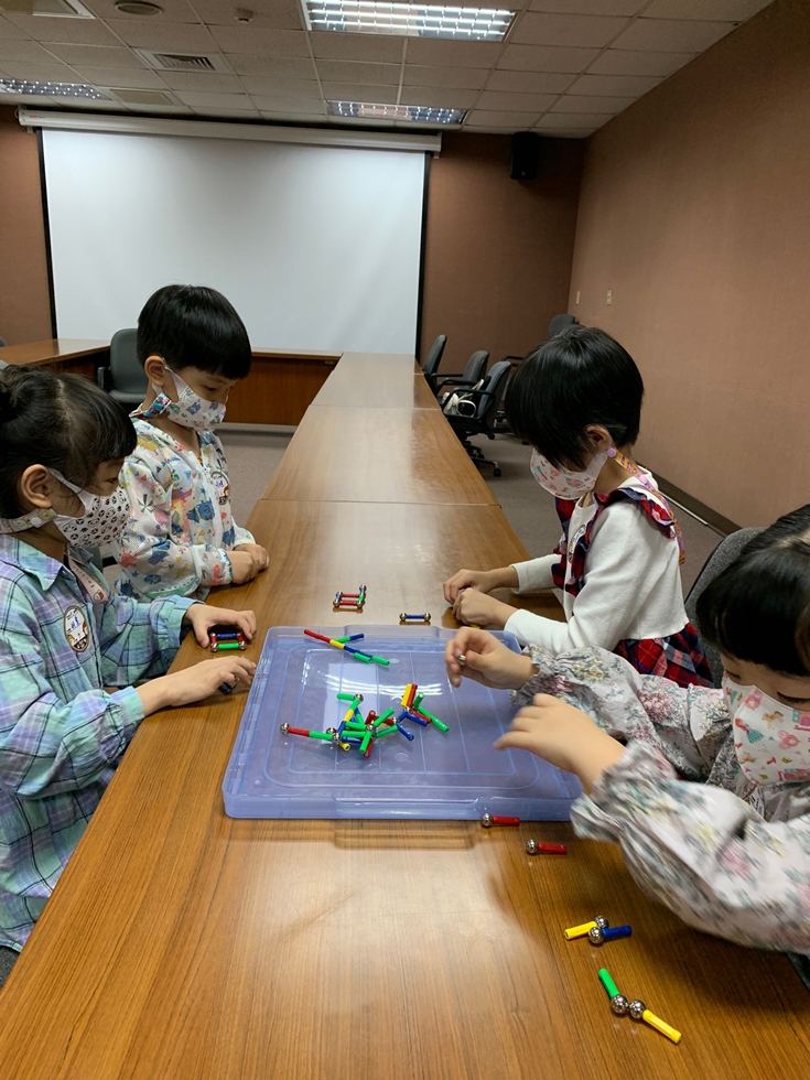 1120幼兒園週間親子科學活動：奇妙的磁鐵-圖片30