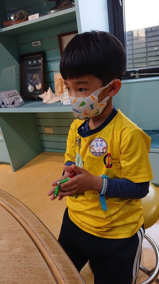 1124幼兒園週間親子科學活動：奇妙的磁鐵-圖片6