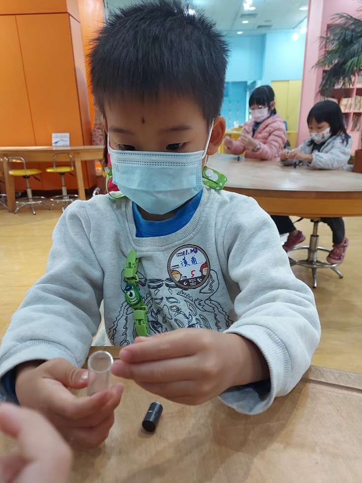 1124幼兒園週間親子科學活動：奇妙的磁鐵-圖片13