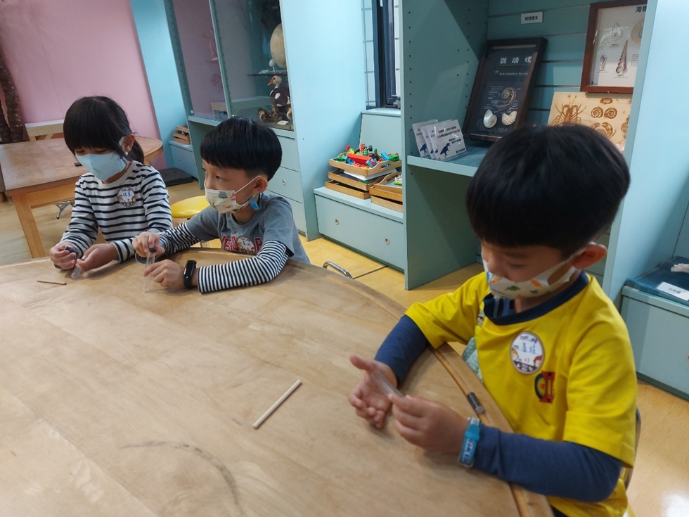 1124幼兒園週間親子科學活動：奇妙的磁鐵-圖片16