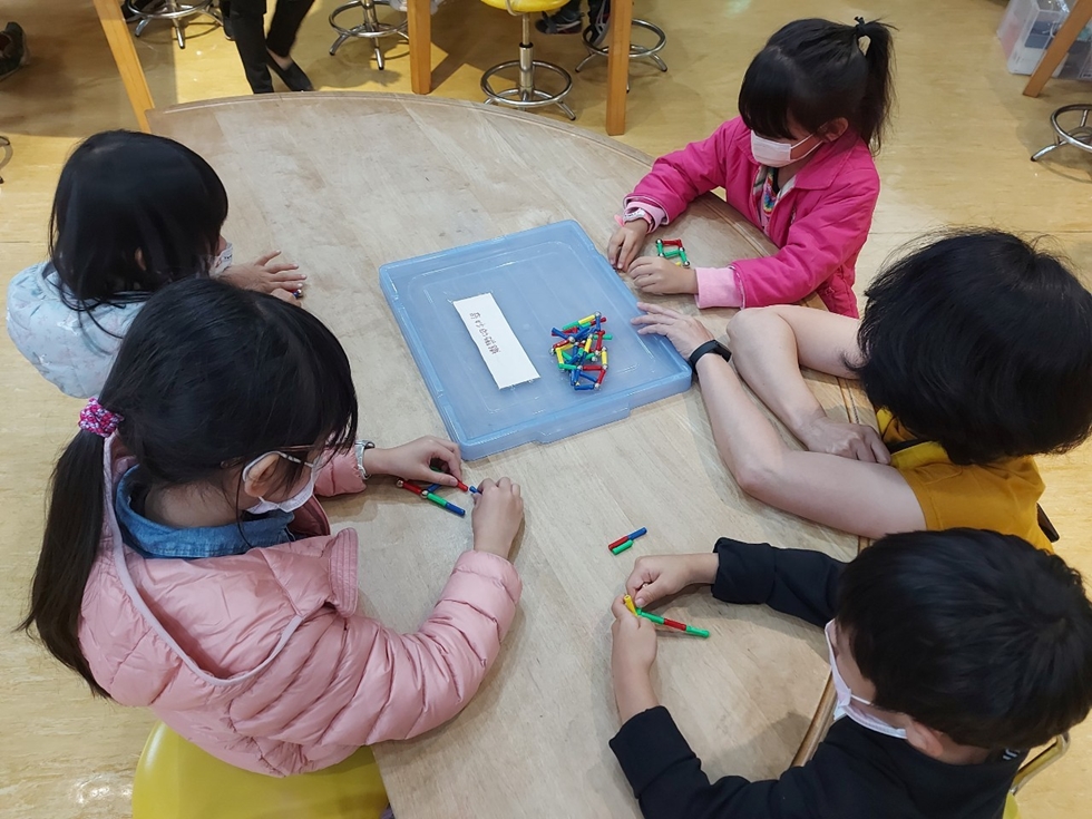 1124幼兒園週間親子科學活動：奇妙的磁鐵-圖片25