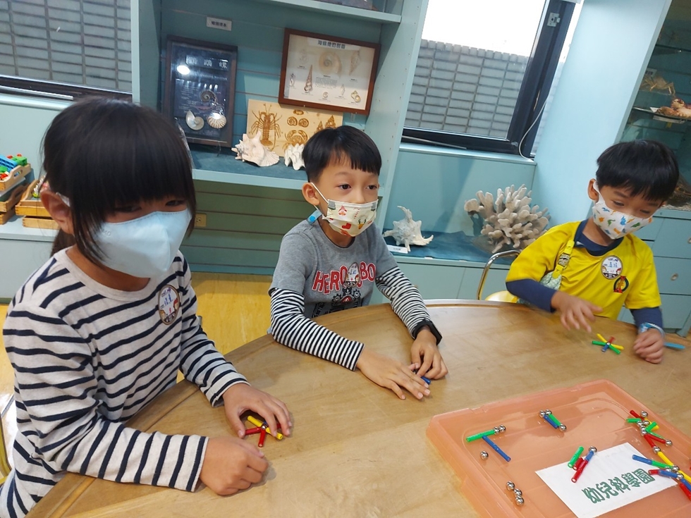 1124幼兒園週間親子科學活動：奇妙的磁鐵-圖片26