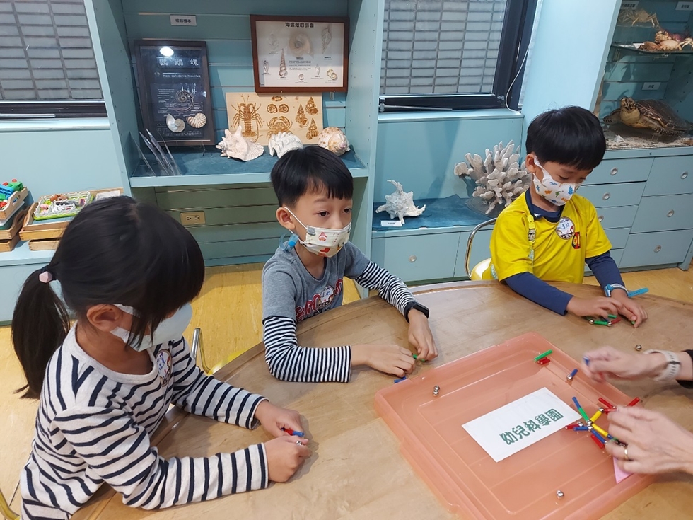 1124幼兒園週間親子科學活動：奇妙的磁鐵-圖片28