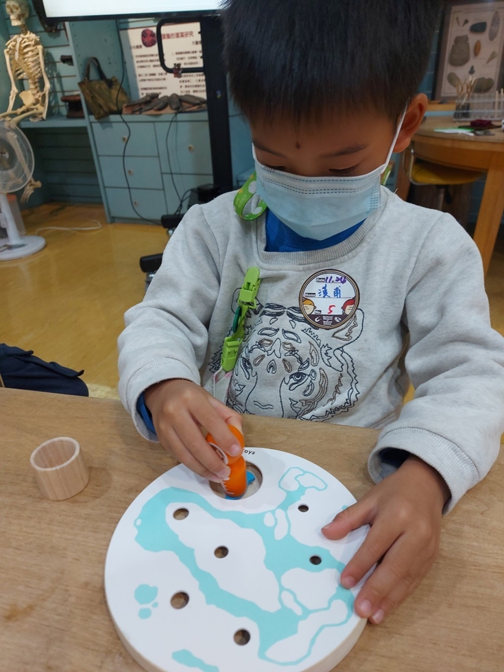 1124幼兒園週間親子科學活動：奇妙的磁鐵-圖片30