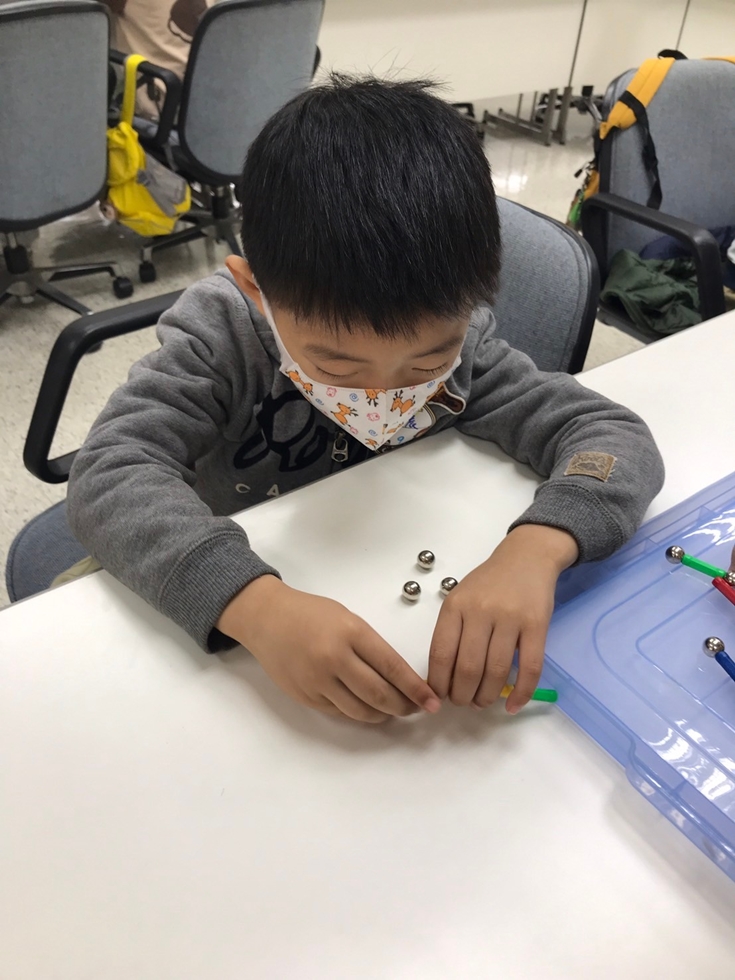1127幼兒園週間親子科學活動：奇妙的磁鐵-圖片2
