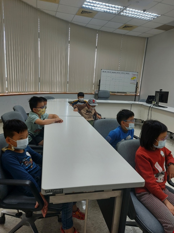 1127幼兒園週間親子科學活動：奇妙的磁鐵-圖片7