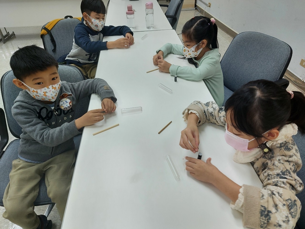 1127幼兒園週間親子科學活動：奇妙的磁鐵-圖片12