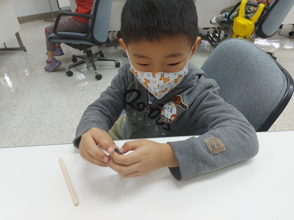 1127幼兒園週間親子科學活動：奇妙的磁鐵-圖片14