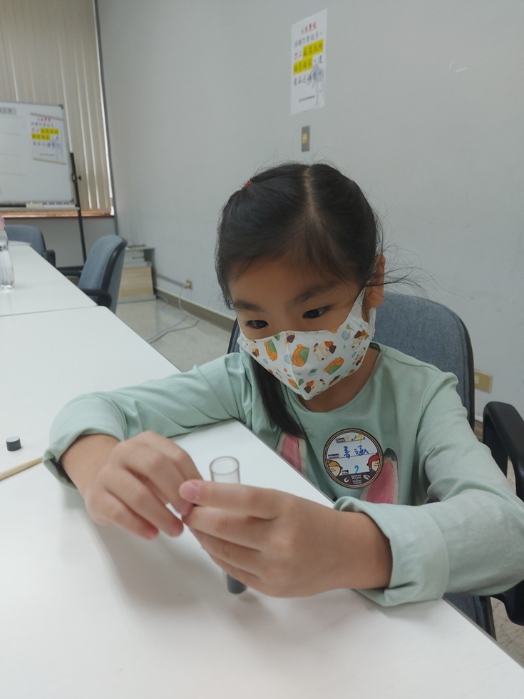 1127幼兒園週間親子科學活動：奇妙的磁鐵-圖片16