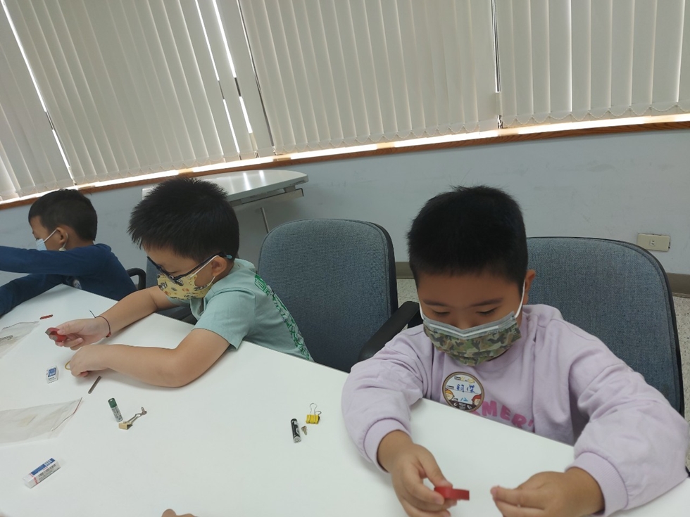 1127幼兒園週間親子科學活動：奇妙的磁鐵-圖片27