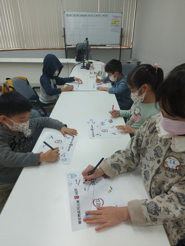 1127幼兒園週間親子科學活動：奇妙的磁鐵-圖片30