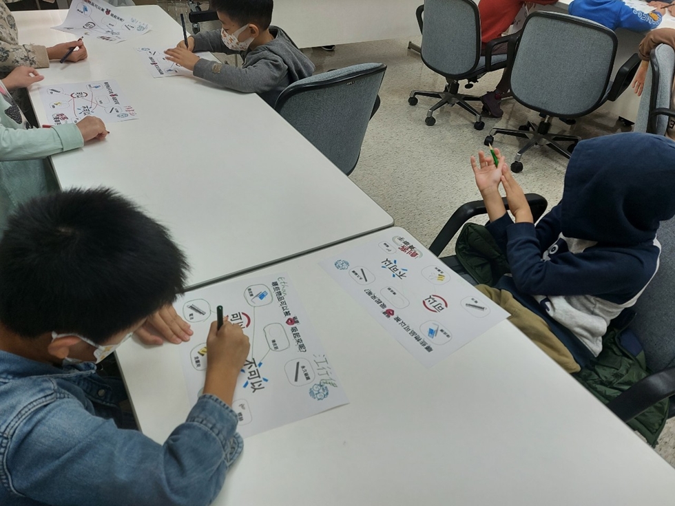 1127幼兒園週間親子科學活動：奇妙的磁鐵-圖片31