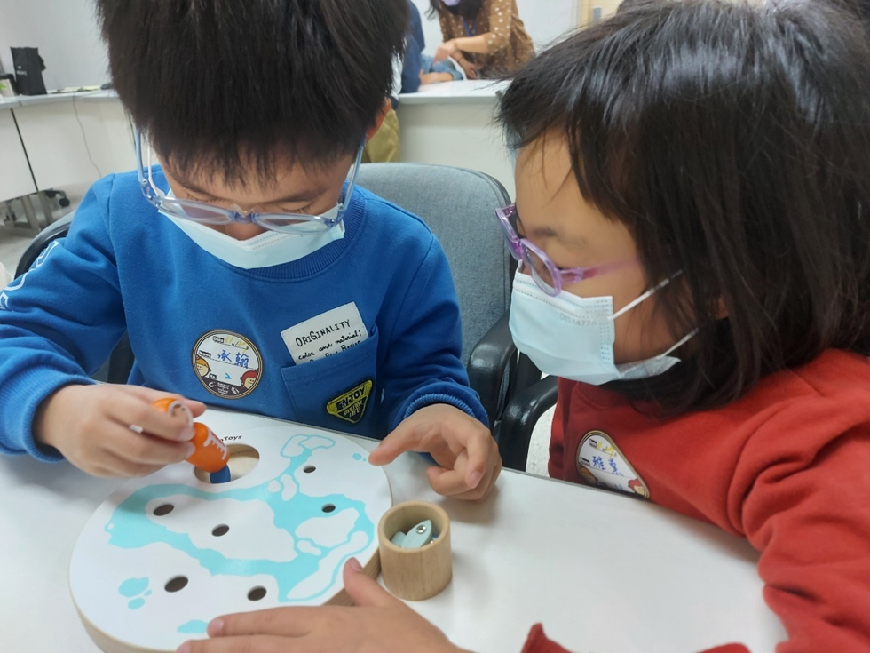 1127幼兒園週間親子科學活動：奇妙的磁鐵-圖片43