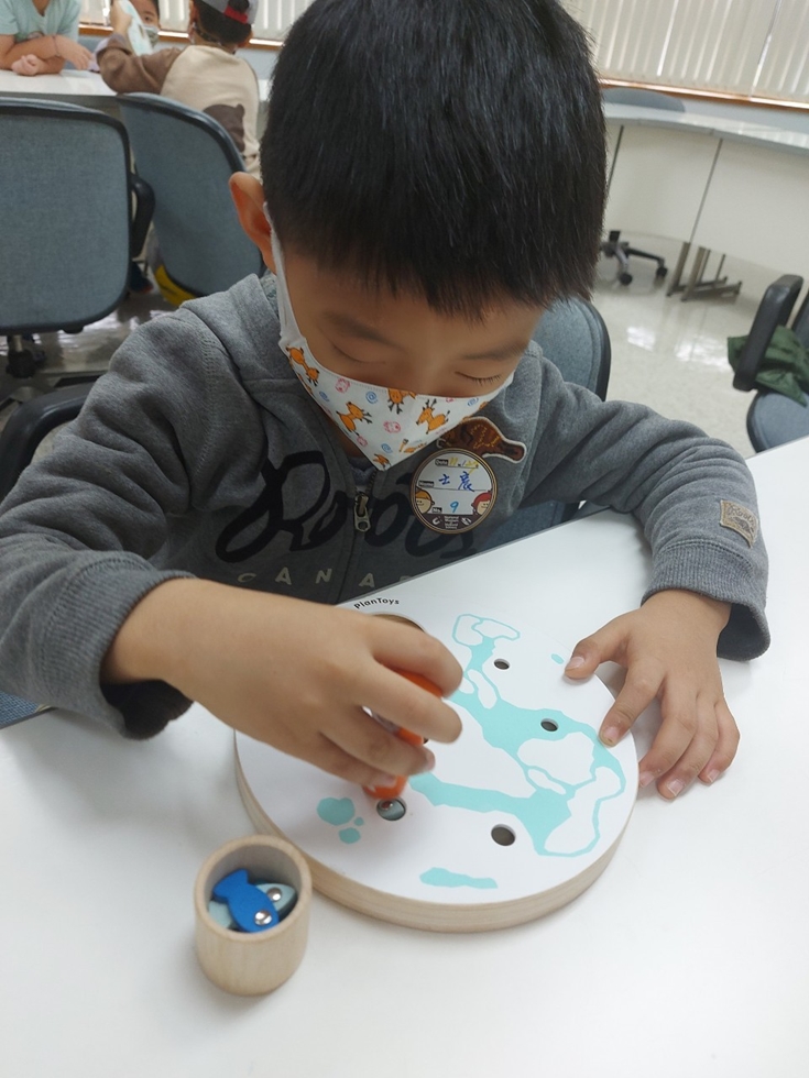 1127幼兒園週間親子科學活動：奇妙的磁鐵-圖片44