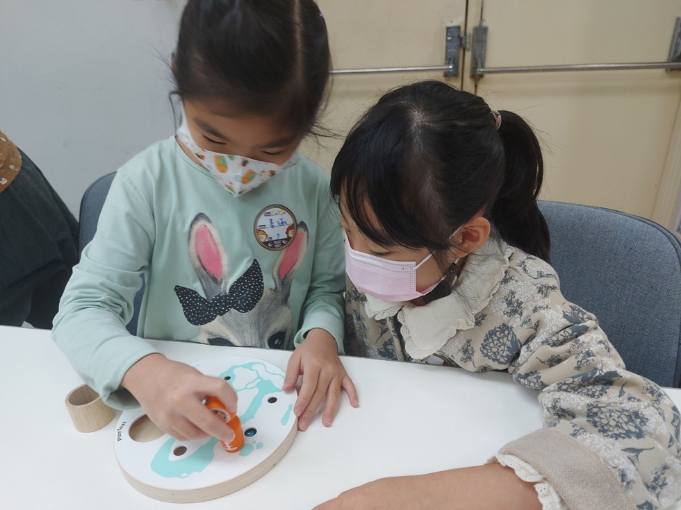 1127幼兒園週間親子科學活動：奇妙的磁鐵-圖片45