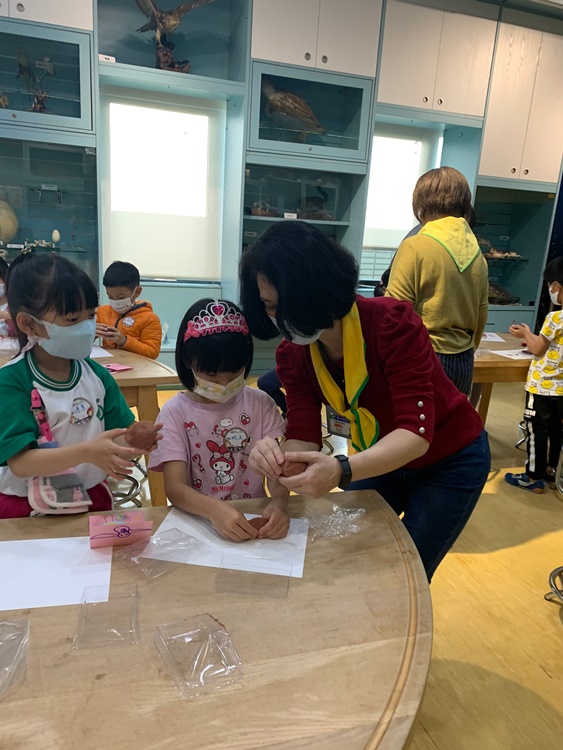 3/16 幼兒園週間親子科學活動：鳥兒的家-圖片27