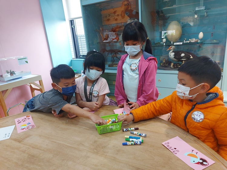3/16 幼兒園週間親子科學活動：鳥兒的家-圖片42
