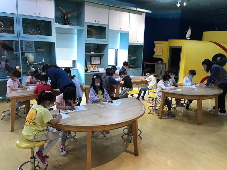 4/16 幼兒園週間親子科學活動：蝠到福到-圖片89