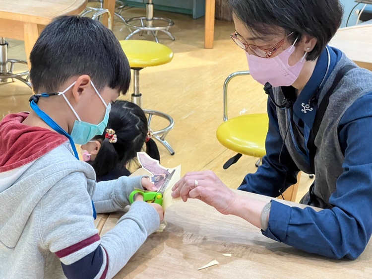 4/20 幼兒園週間親子科學活動：蝠到福到-圖片9