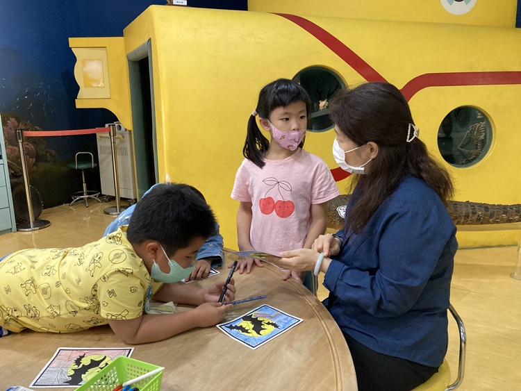 4/20 幼兒園週間親子科學活動：蝠到福到-圖片17