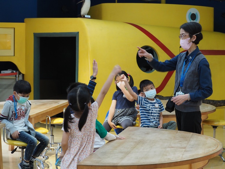 4/20 幼兒園週間親子科學活動：蝠到福到-圖片64