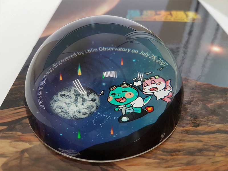 書房裡的科學風景 – 漫步小行星人造水晶紙鎮-文創商品照片2